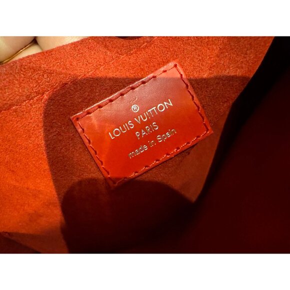 Louis Vuitton Monogram Epi Saint Michel - Picture 10 of 13